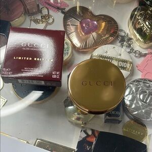 Gucci limited edition glow highlighter in arctic pink